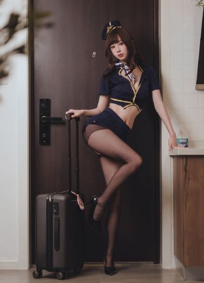 欧美高跟靴美眉骑马视频_BD高清在线